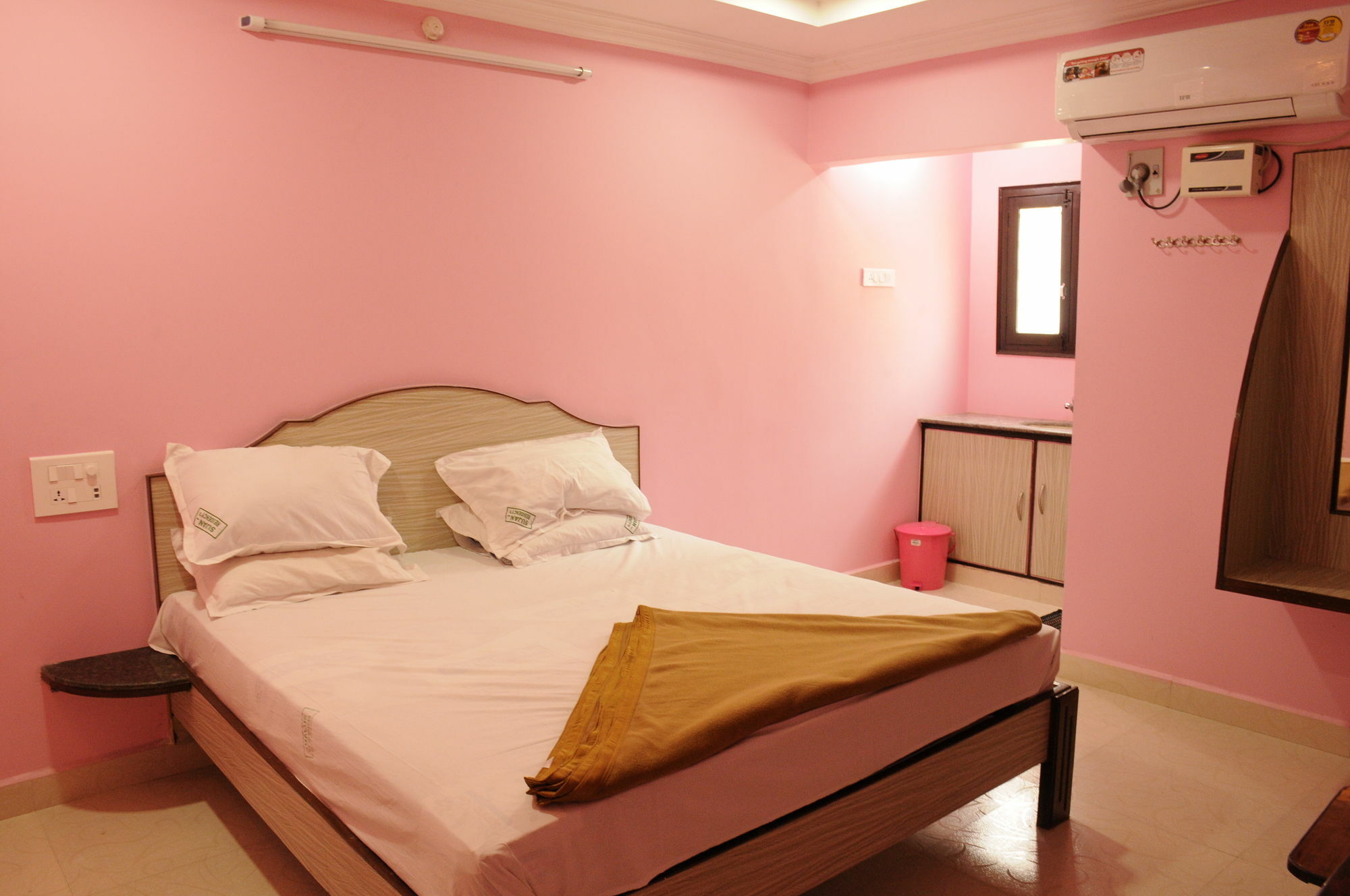 Sujan Residency'S Villa Тирупати Екстериор снимка